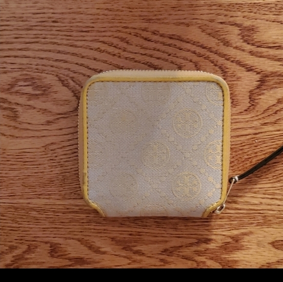 Tory Burch Yellow T Monogram Jacquard Bi Fold Wallet - Picture 4 of 11